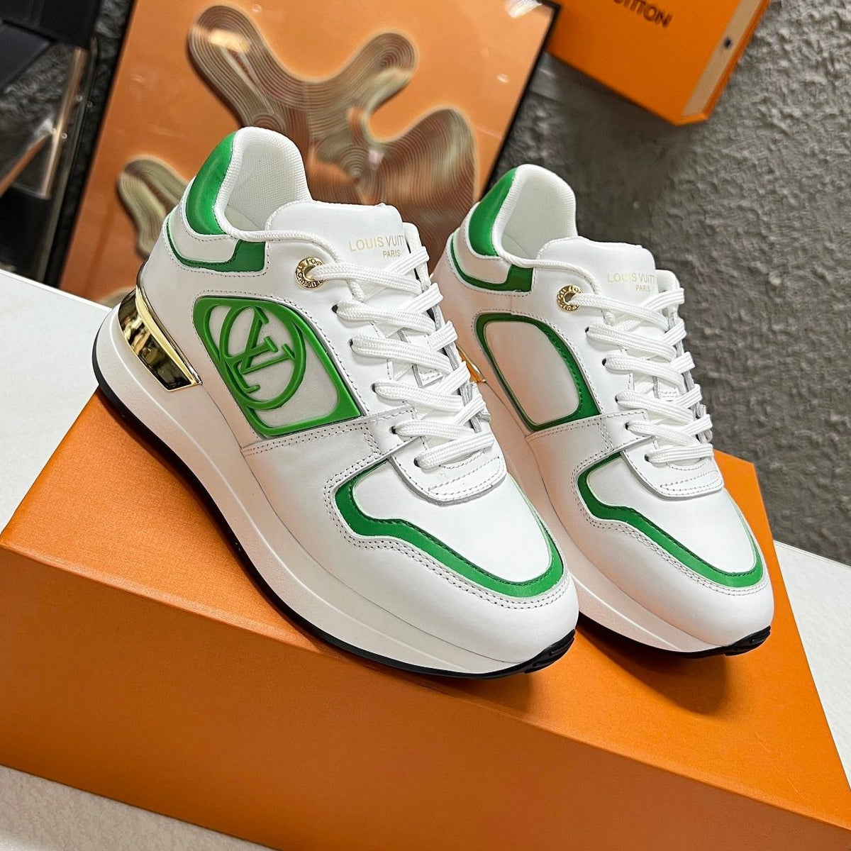 LV WOMEN SNEAKER IN WHITE MIX GREEN CALFSKIN