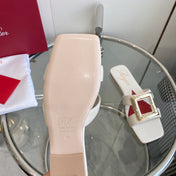 VIV' BY THE SEA LOVE METAL MULES IN WHITE CALFSKIN GOLD BUCKLE