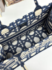 MEDIUM BOOK TOTE 37 BEIGE AND BLUE MACROCANNAGE EMBROIDERY