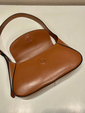 FLAP BAG 25 IN CINNAMON BROWN SMOOTH CALFSKIN TRIANGLE LOGO