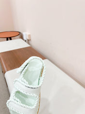 REFINED DAD SANDAL IN WHITE LAMBSKIN