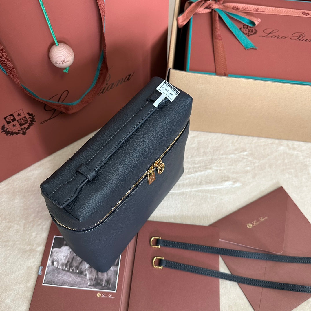 EXTRA POCKET BACKPACK L23.5 IN DARK BLUE CALFSKIN WITH GOLD HARDWARE