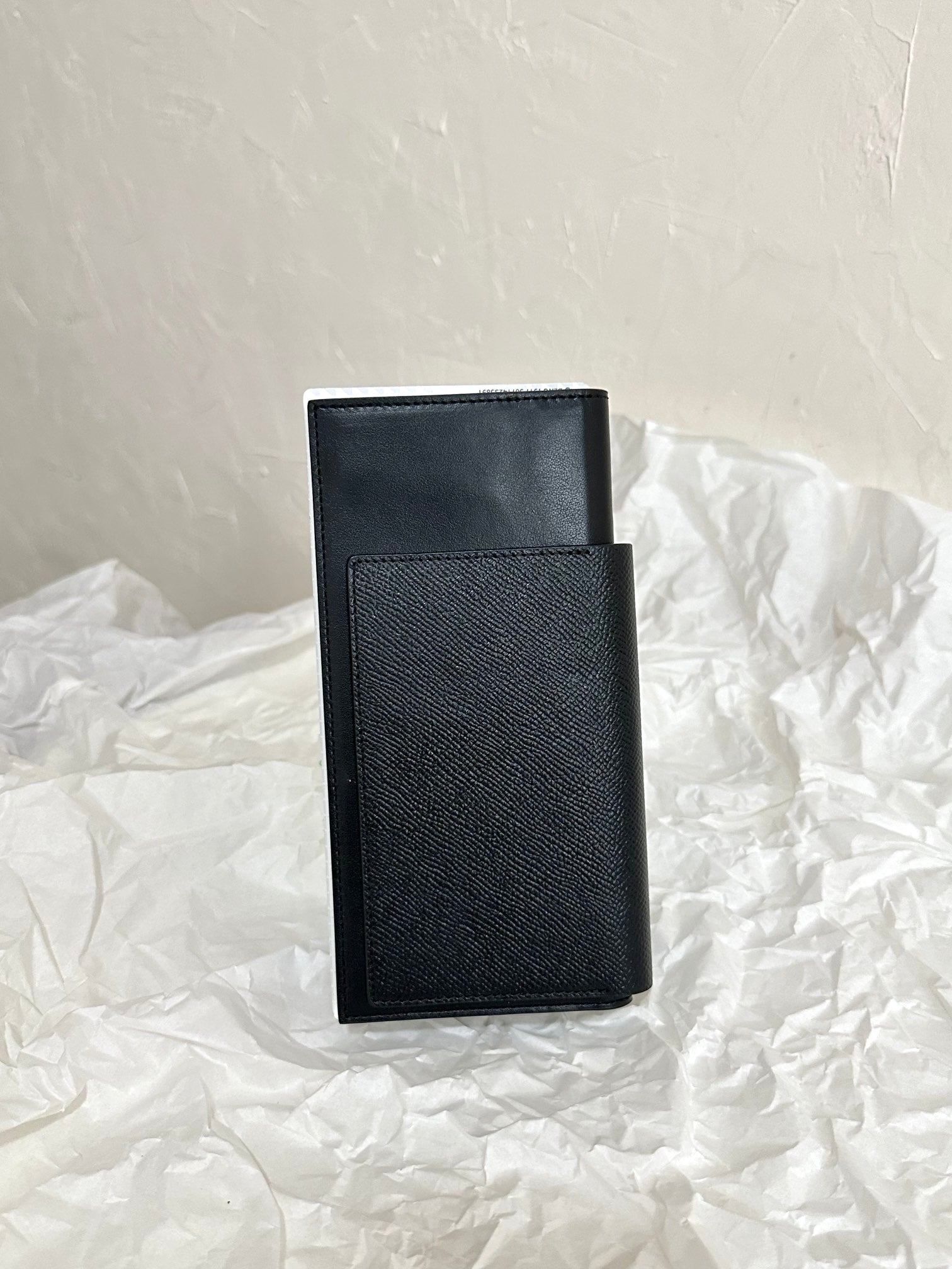 PASSPORT HOLDER 21 IN BLACK CALFSKIN