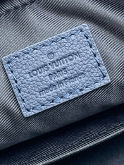 TRIO MESSENGER 25 IN PRUSSIAN BLUE MONOGRAM SHADOW CALFSKIN