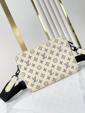 TRIO MESSENGER 25 IN CREAM BLUE MONOGRAM SHADOW CALFSKIN