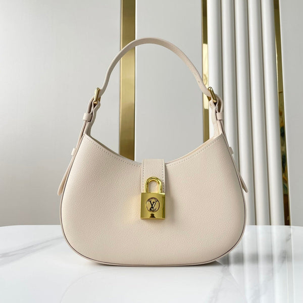 LOW KEY SHOULDER BAG 26 IN QUARTZ GRAINED CALFSKIN GOLD BUCKLE