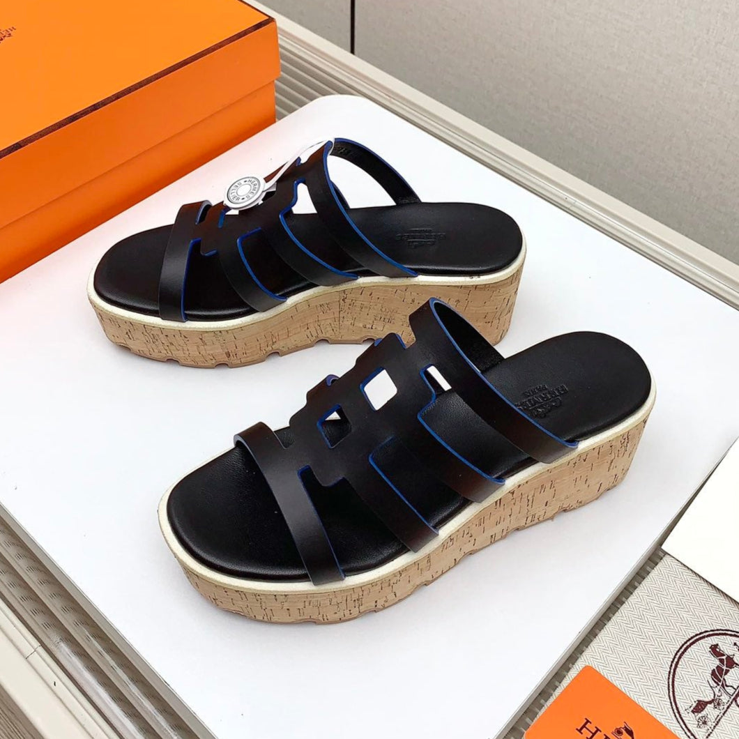 ISABELLA 30 SANDAL IN BLACK CALFSKIN