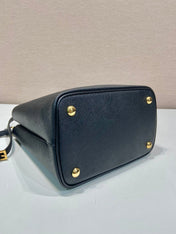 BUCKET BAG 23 IN BLACK SAFFIANO LEATHER