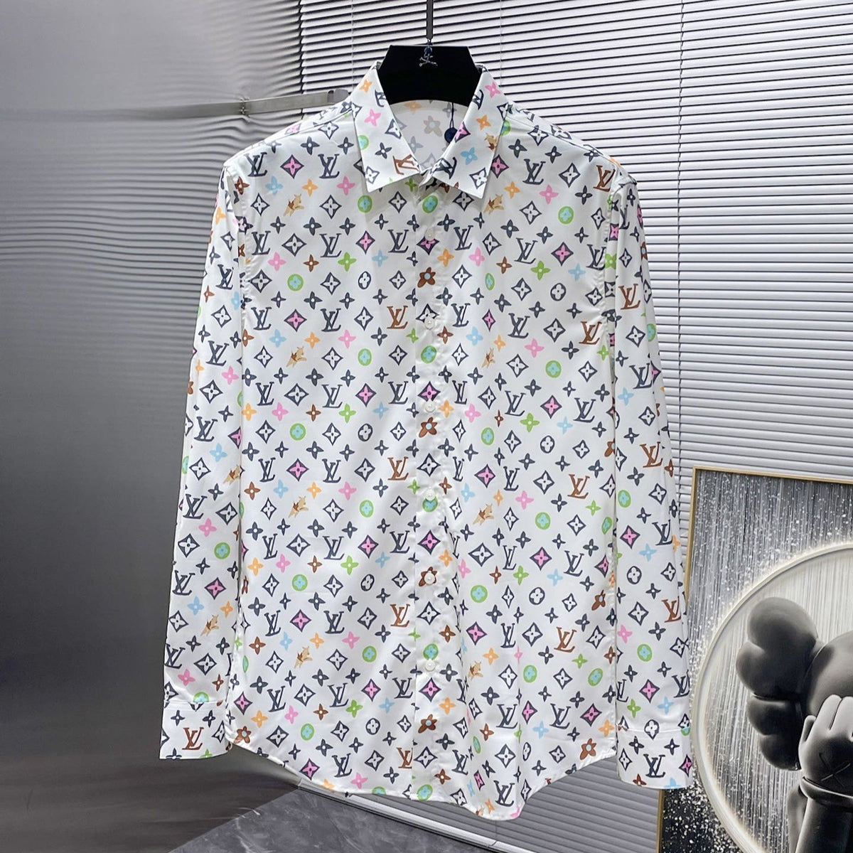 LV LONG-SLEEVED SHIRT IN WHITE MONOGRAM COTTON 238801