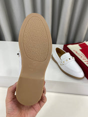 LEISURE FLOWS SPLIT LOAFER IN WHITE CALFSKIN