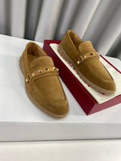 LEISURE FLOWS SPLIT LOAFER IN PEANUT BROWN SUEDE
