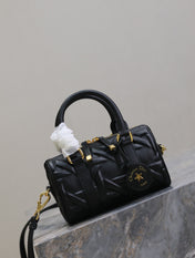 MINI GROOVE BAG 16 IN BLACK MACROCANNAGE CALFSKIN WITH GOLD HARDWARE