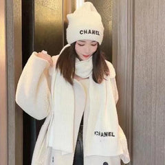 SET HAT AND SCARF IN WHITE WOOL 422599