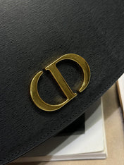 SMALL 19 MONTAIGNE AVENUE TOP HANDLE BAG BLACK SMOOTH CALFSKIN