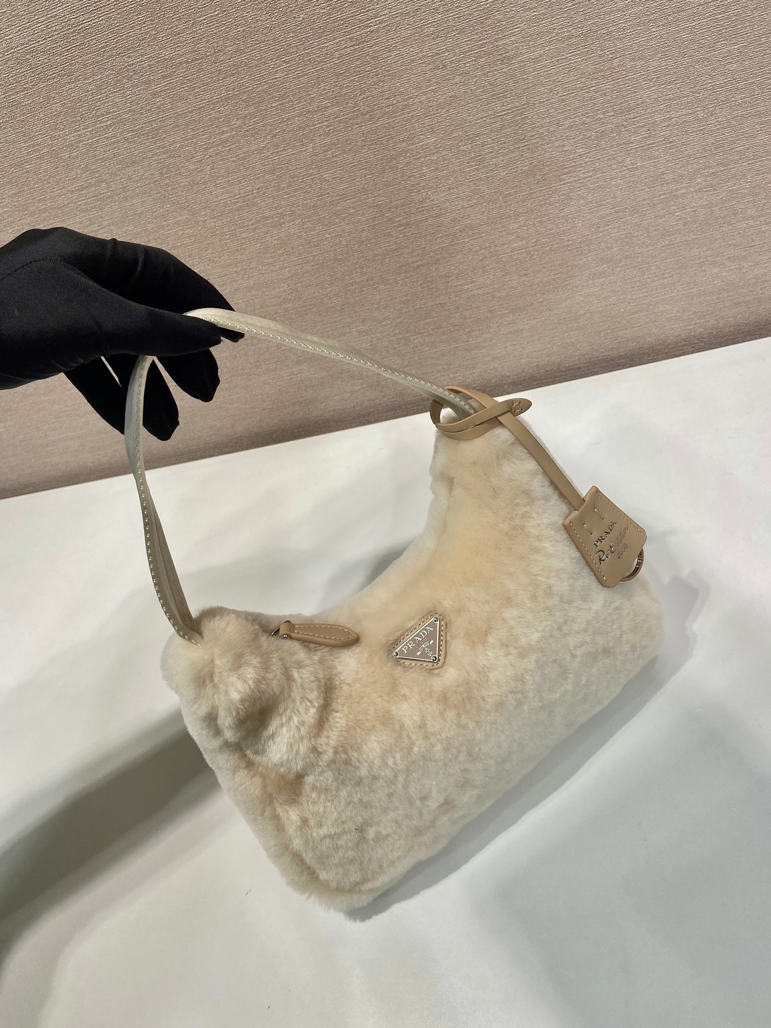 HOBO BAG 23 IN BEIGE RABBIT FUR