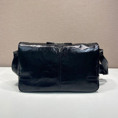 HOBO BAG 35 IN BLACK OIL WAX LAMBSKIN SILVER LOGO