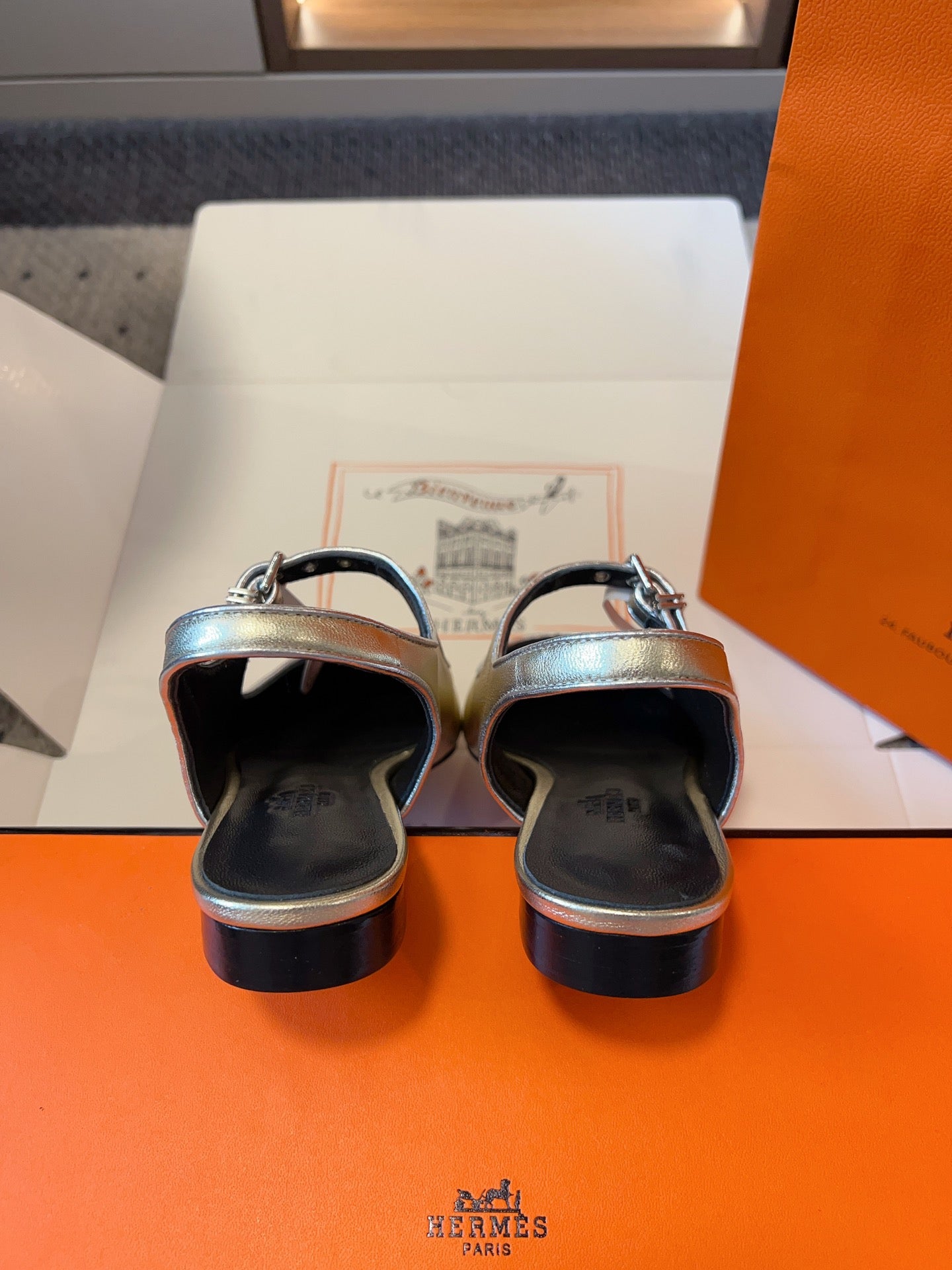 KLEO SLINGBACK IN SILVER CALFSKIN