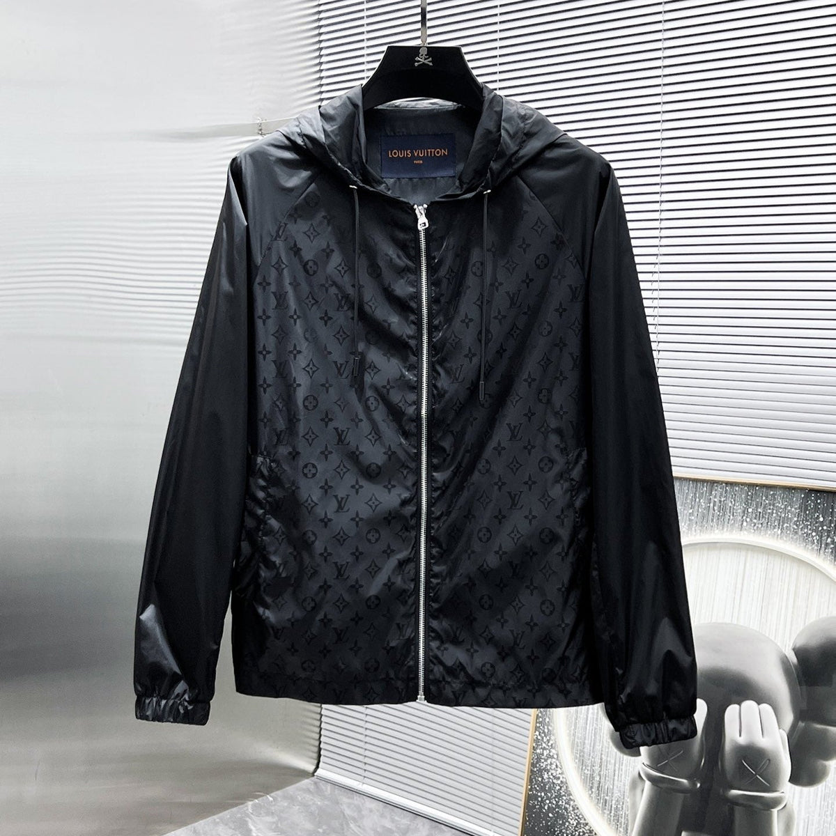 LV WINDBREAKER BLACK MONOGRAM 238808