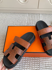HM 26S CHYPRE SANDALS IN BROWN LIZARD EMBOSSED CALFSKIN