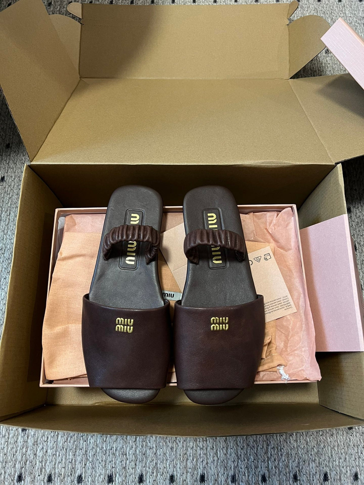 RUCHES SANDALS IN DARK BROWN LAMBSKIN