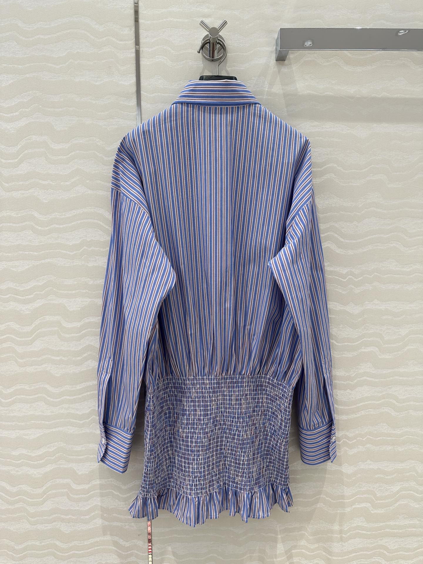 PRADA PREMIUM SHIRT DRESS WITH HIP-HUGGING DESIGN 276305
