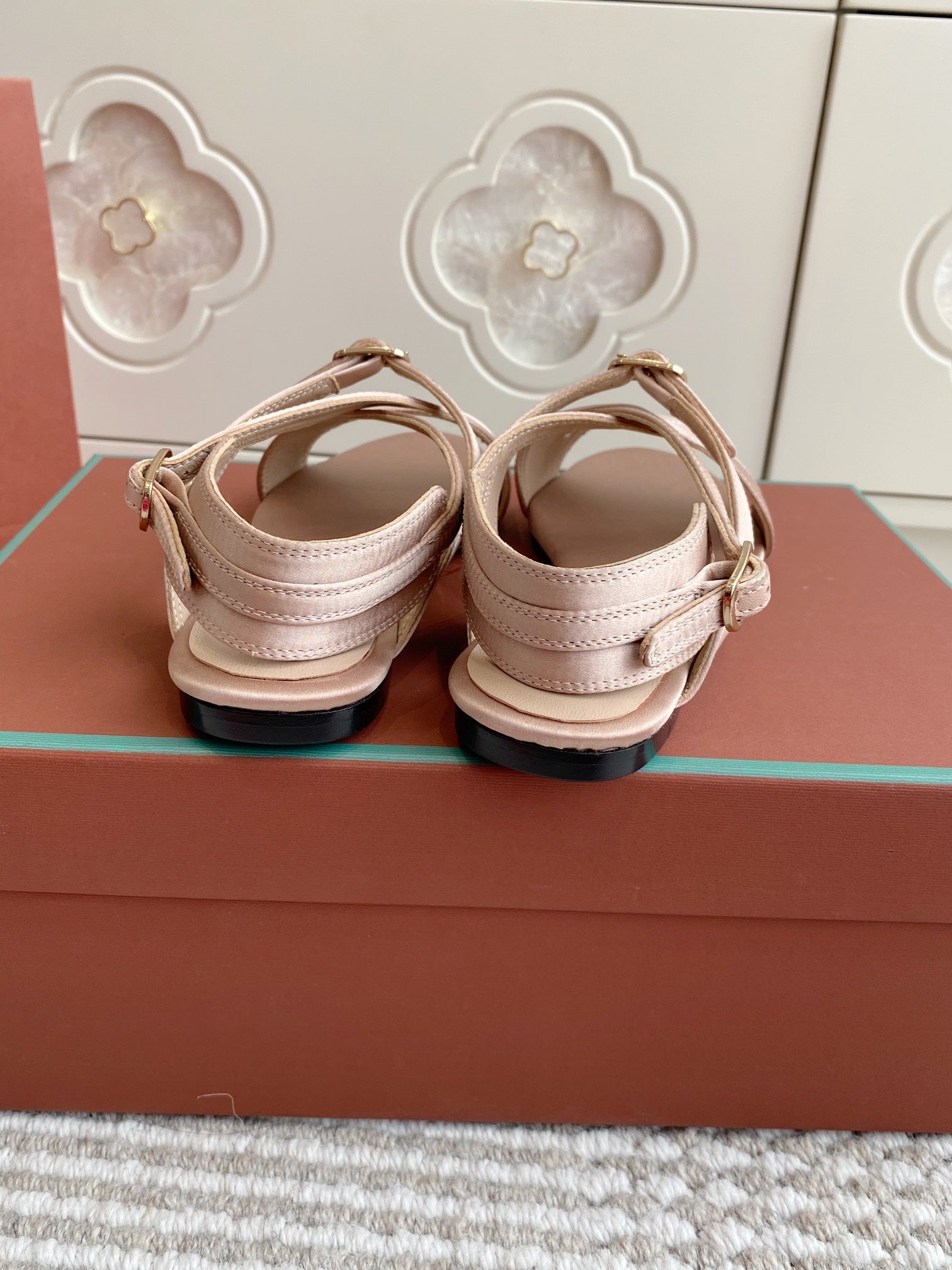 SANDALS IN LIGHT PINK SATIN
