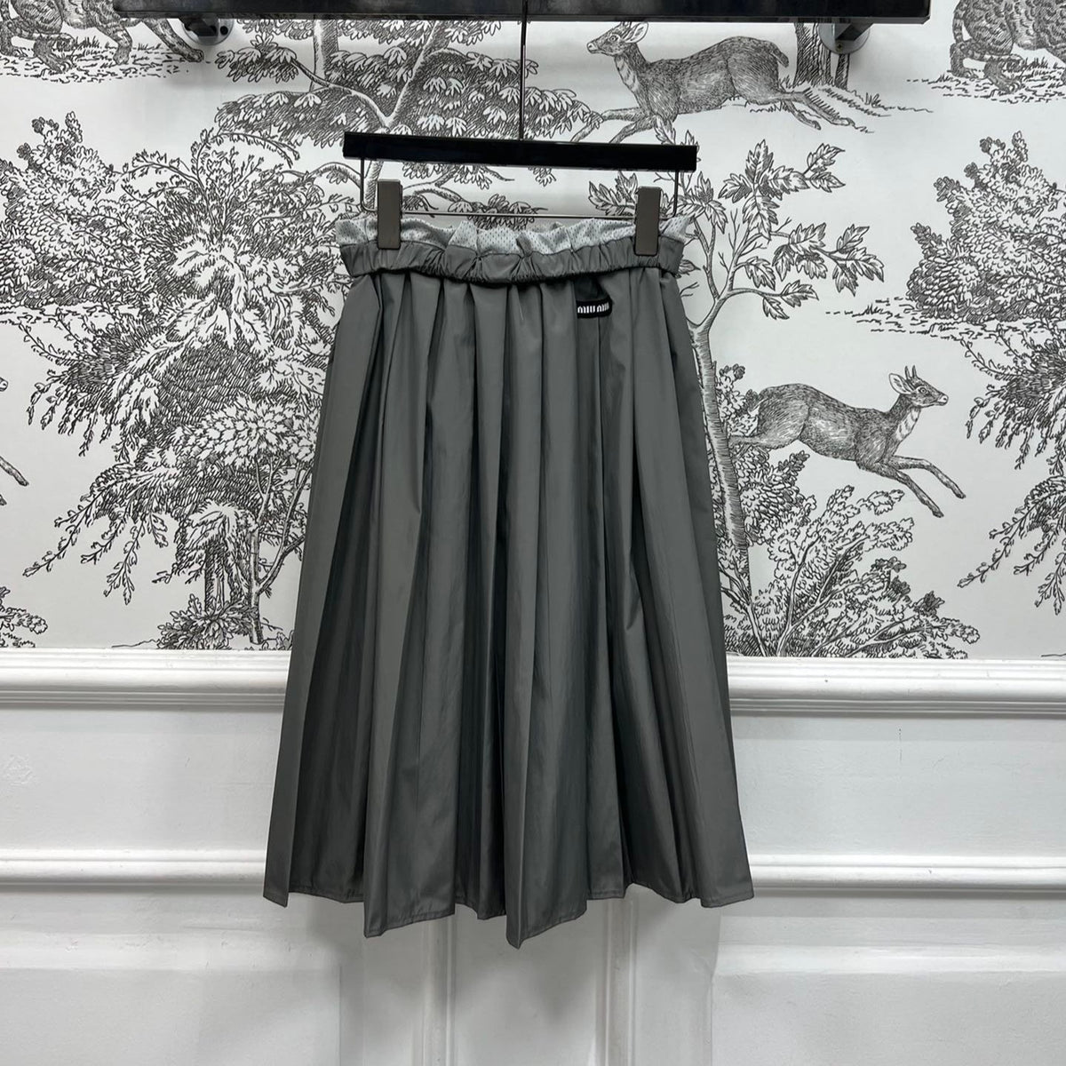 MIU 25S PLEASED SKIRT GREY IN NYLON 263129