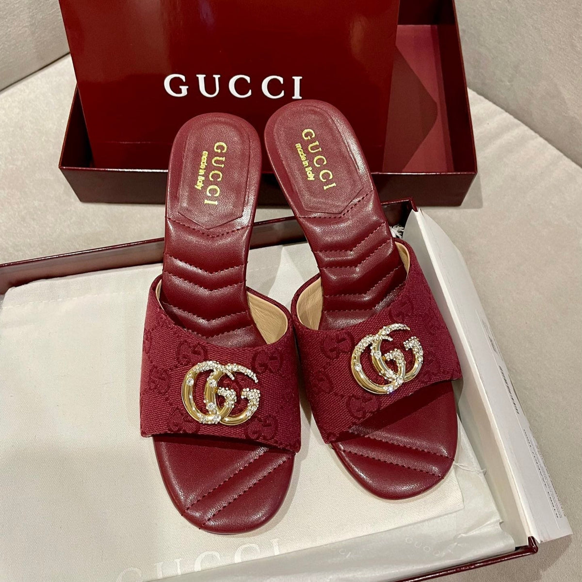 GG HIGH HEELS 70 IN RED LAMBSKIN AND FABRIC GOLD HARDWARE WITH CRYSTALS