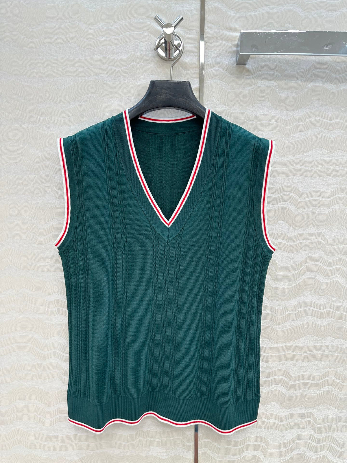 GUCCI V-NECK SLEEVELESS KNIT TOP IN DEEP SEA GREEN