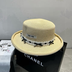 MM SMALL BRIM CURVED STRAW HAT IN BEIGE