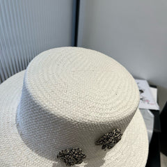 FLAT STRAW HAT WHITE FLOWER ATTACHMENT 673931