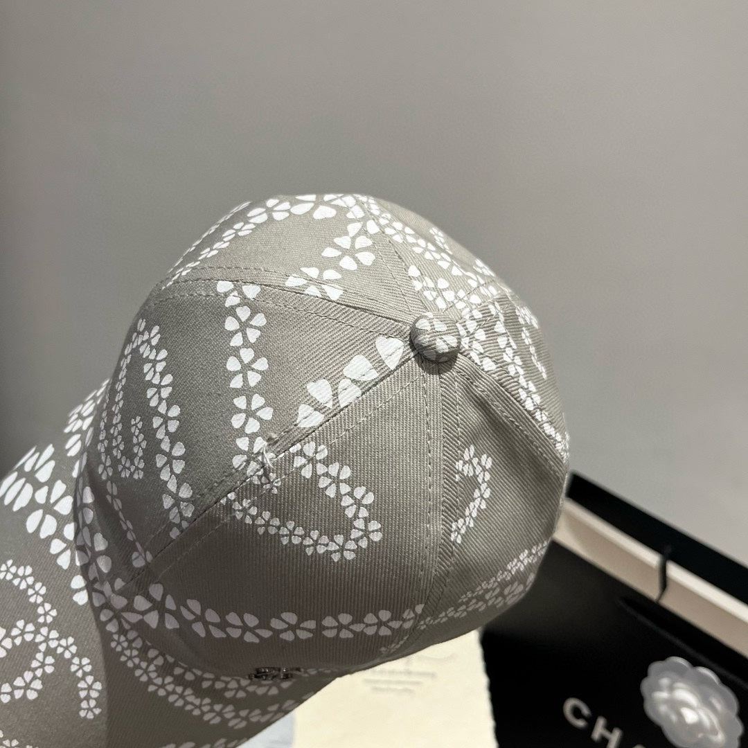 BASEBALL HAT LIGHT TAUPE WHITE PATTERN 674030