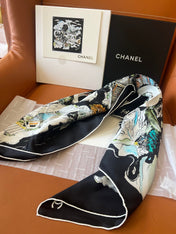 CHANEL 25S SCARF 90 IN SILK 715642