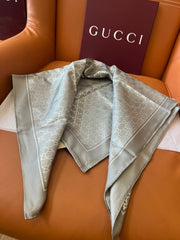 GUCCI 25S SCARF 90 IN SILK 697668