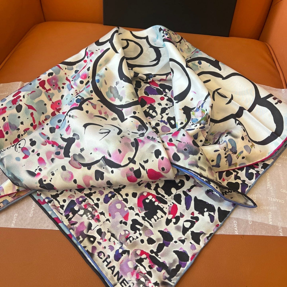 CHANEL 25S SCARF 90 IN SILK TWILL 700816