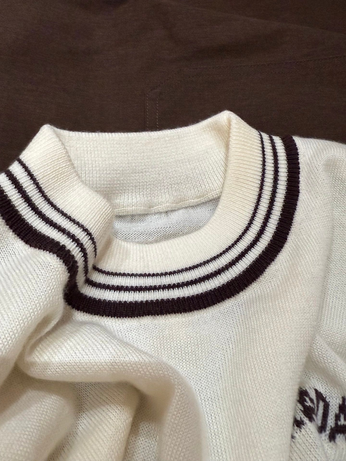 PRADA SHORT-SLEEVE KNIT TOP STYLE 98