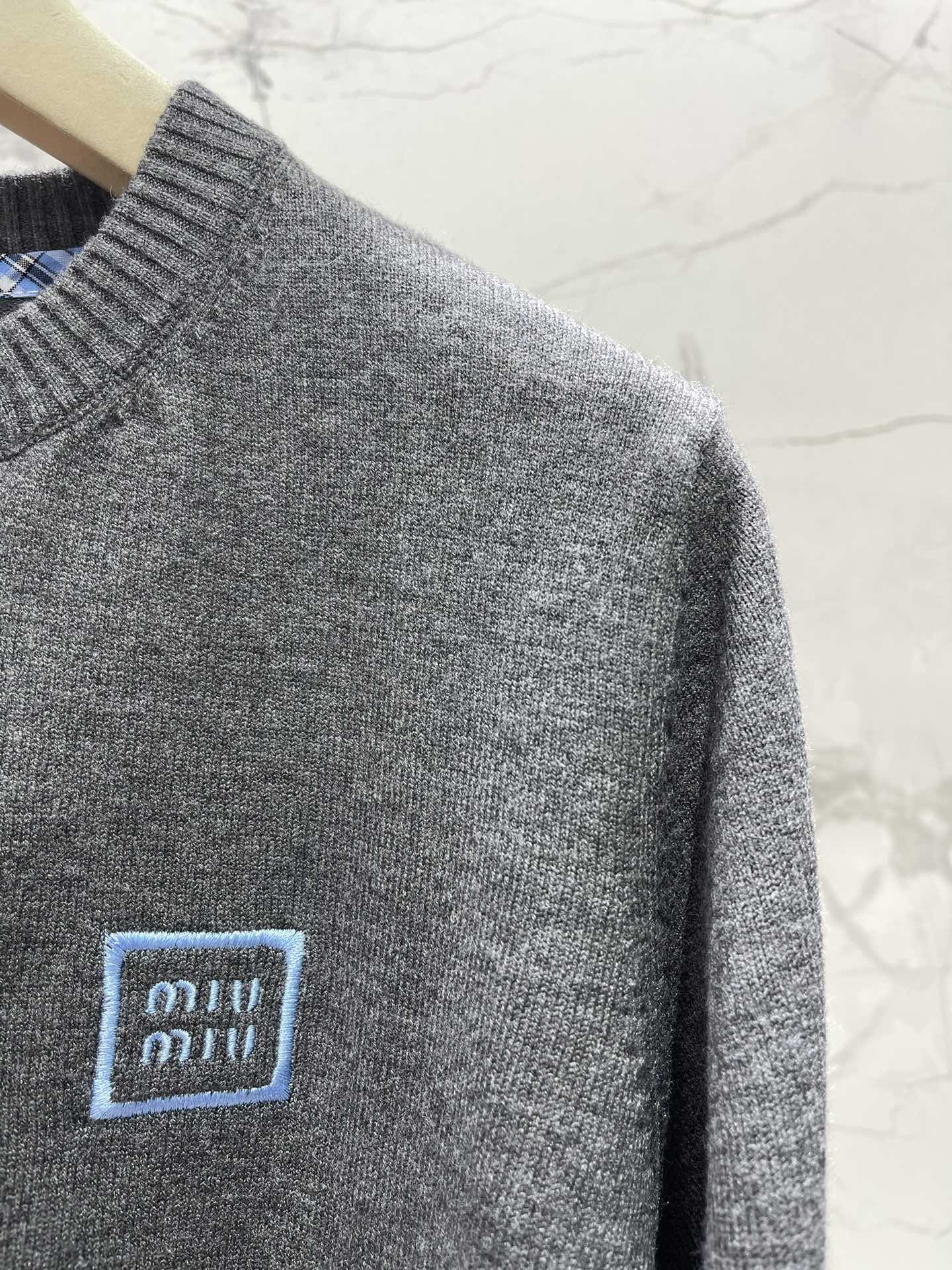 MIUMIU CARDIGAN STYLE 261