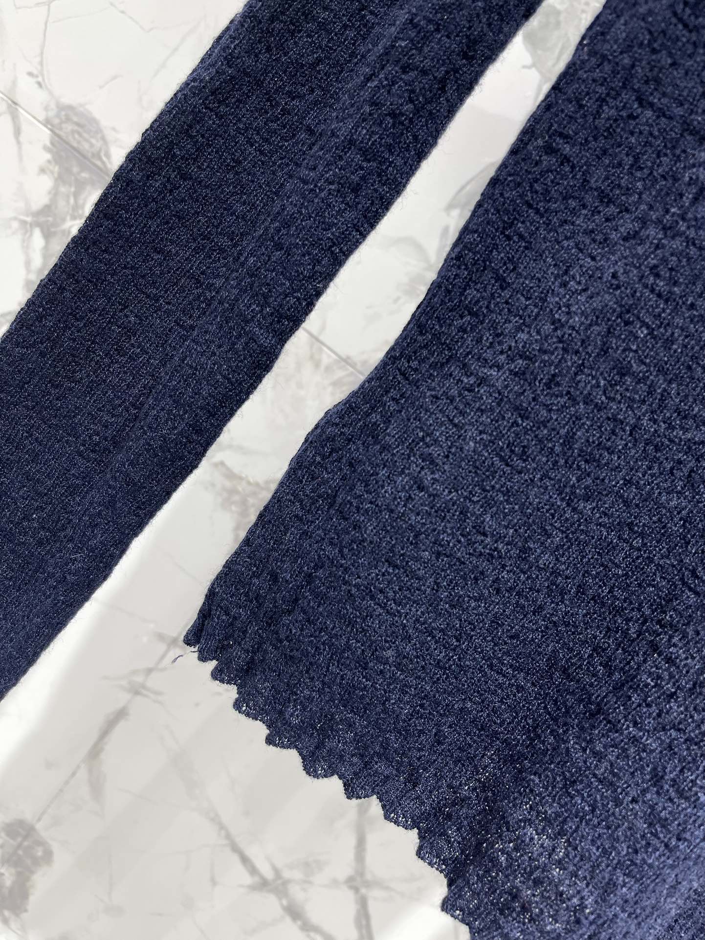 YSL 25S FITTED TURTLENECK SWEATER STYLE 183