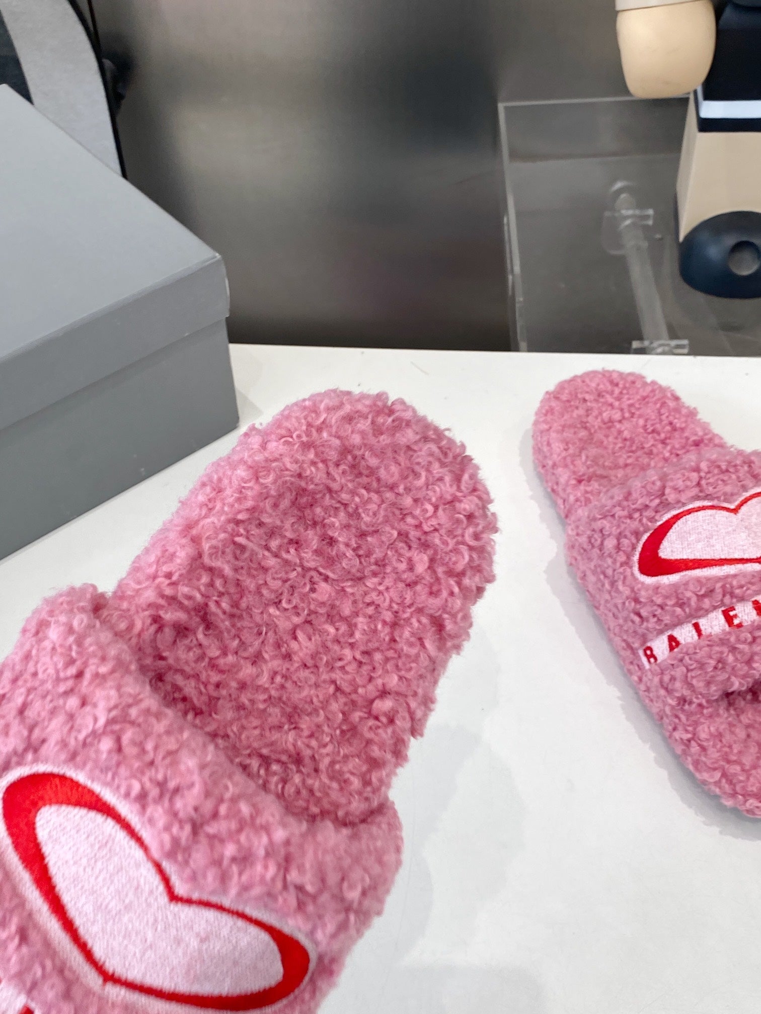 BALENCIAGA 25S FLAT SLIPPERS IN PINK MIX RED WOOL