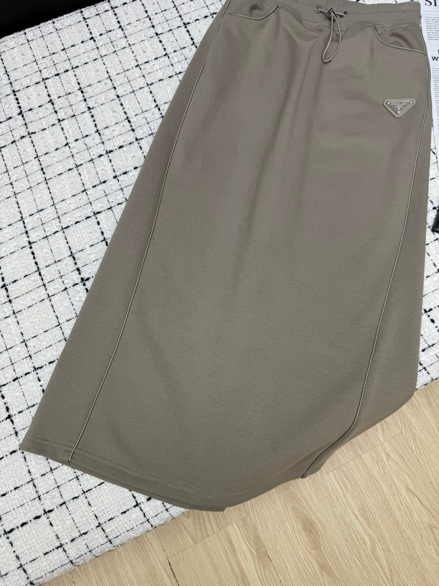 PRADA 25S MIDI SKIRT 331