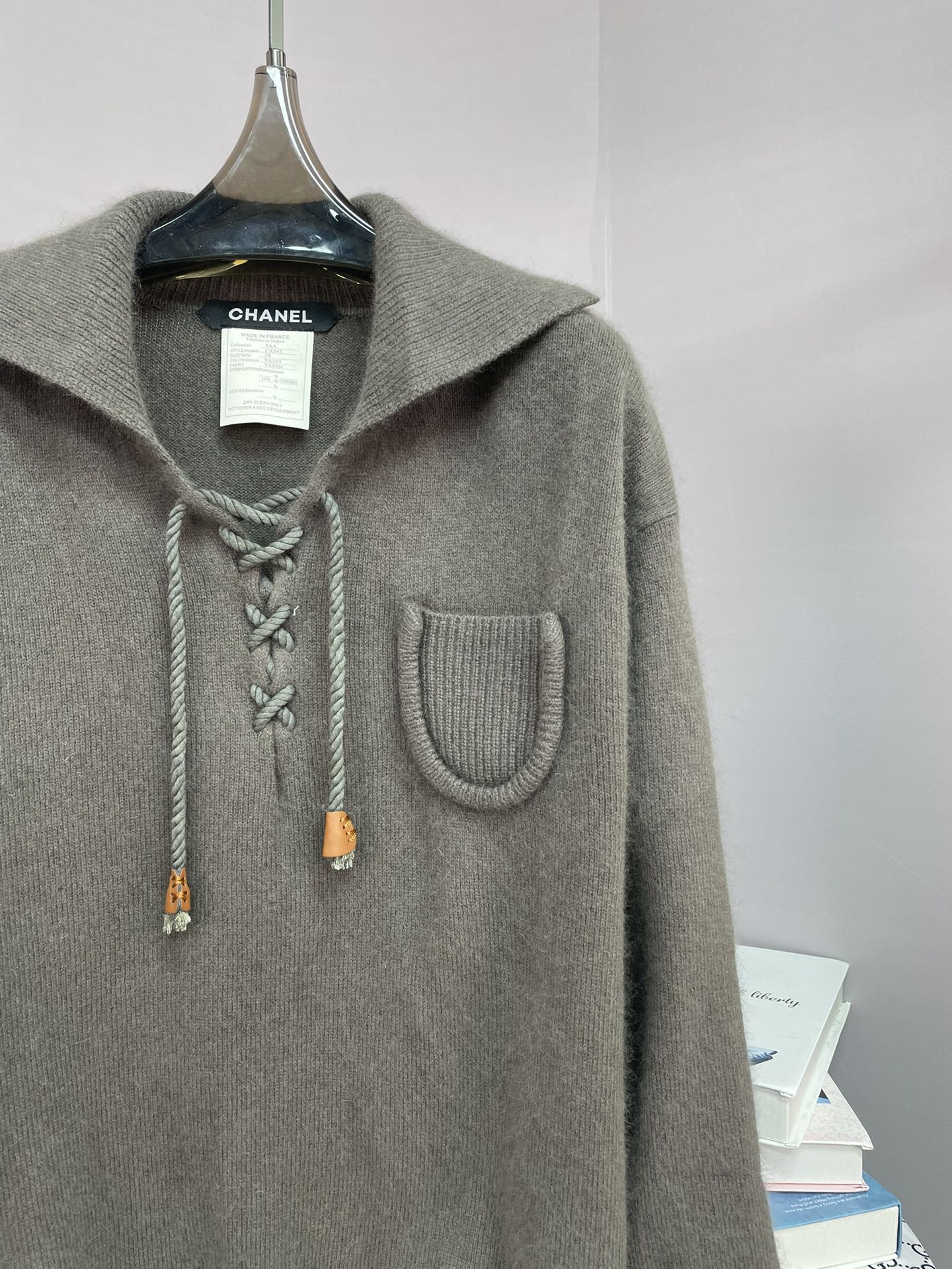 CHANEL 25S COLLARED SWEATER 595