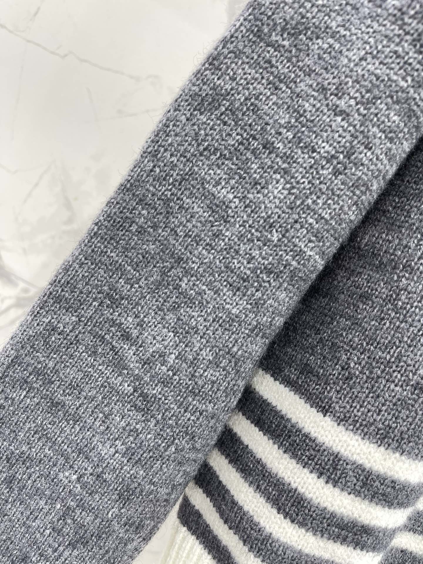 THOM 26S CARDIGAN STYLE 7