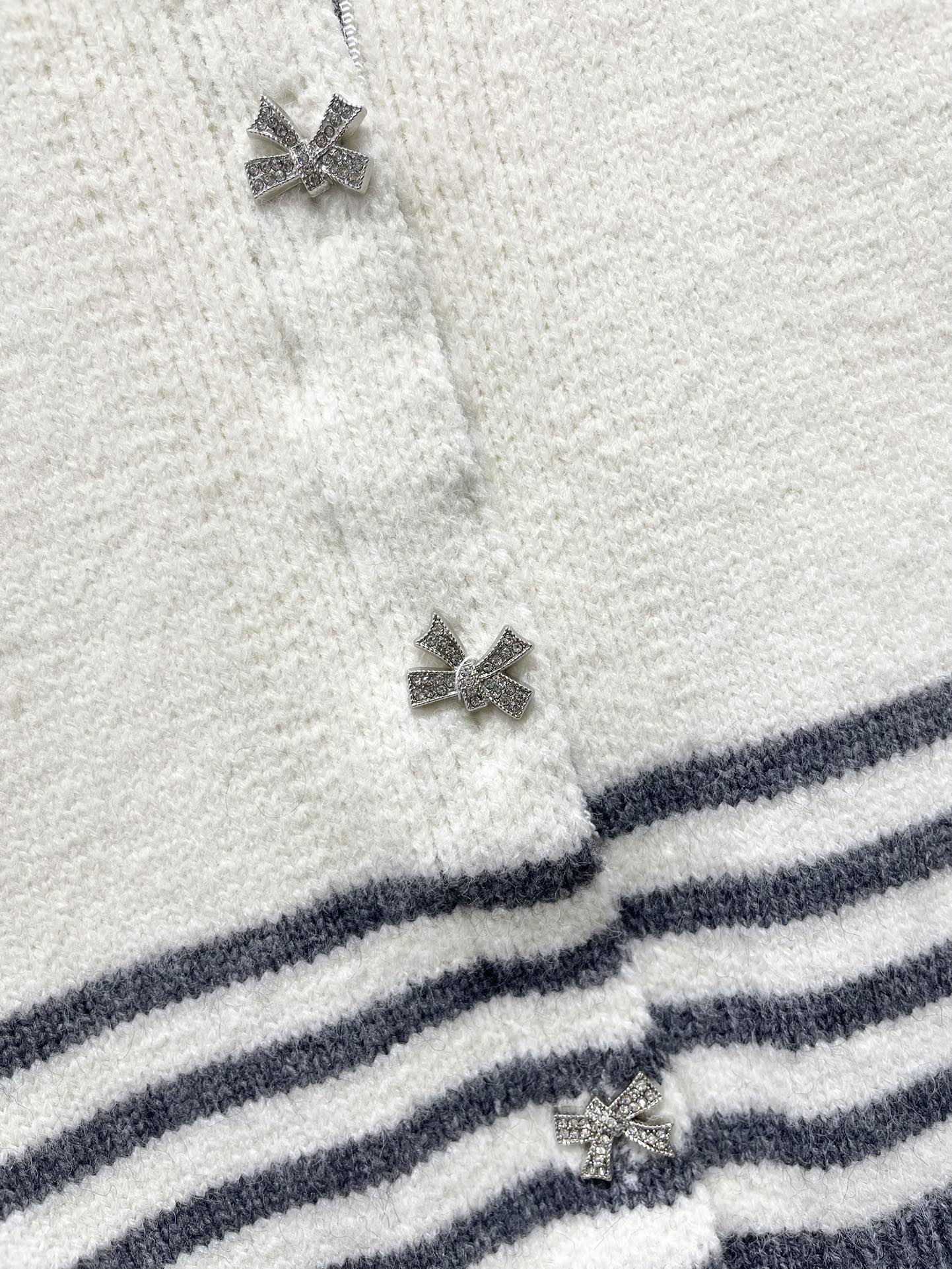 THOM 26S CARDIGAN STYLE 8