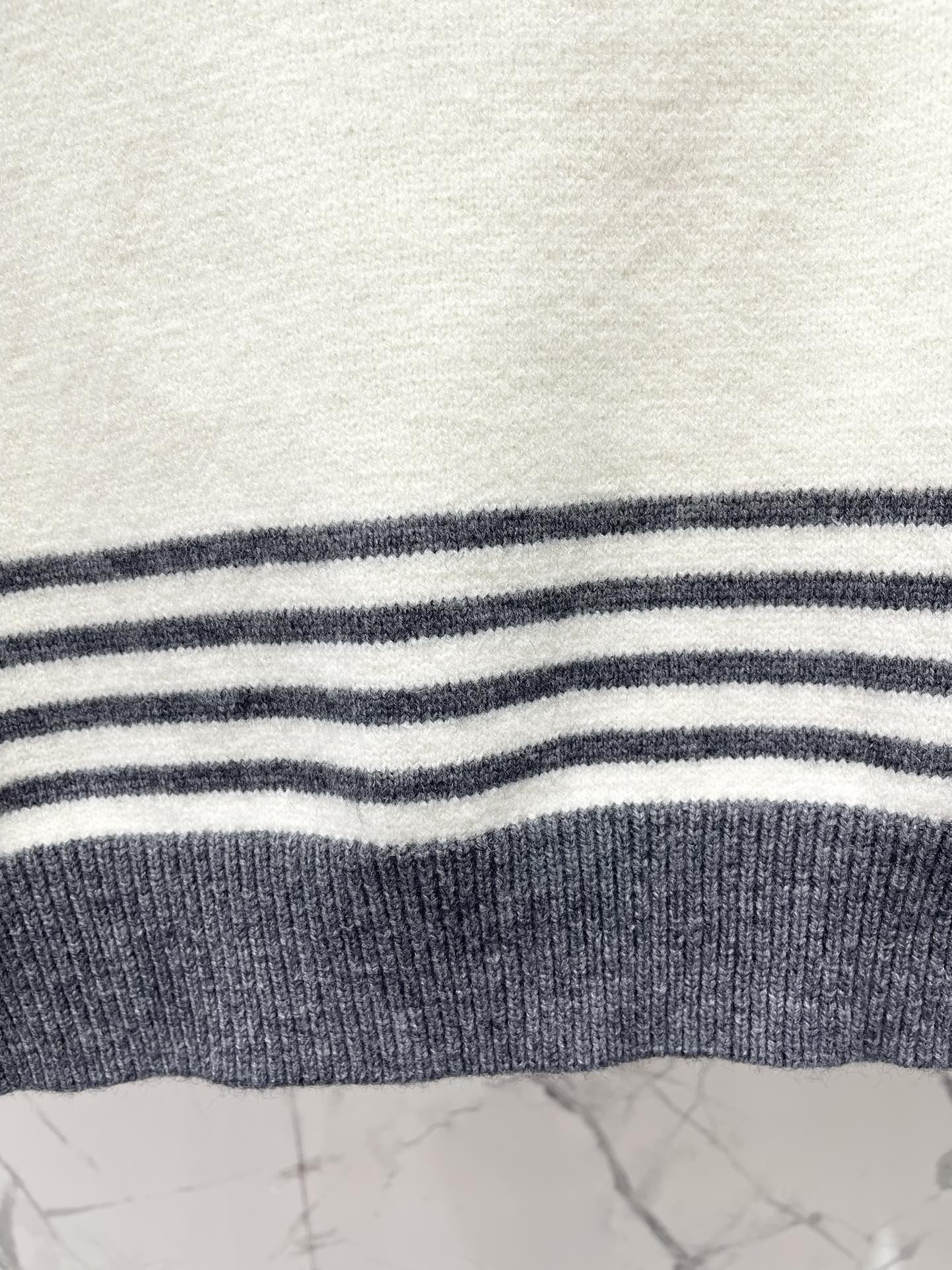 THOM 26S CARDIGAN STYLE 8