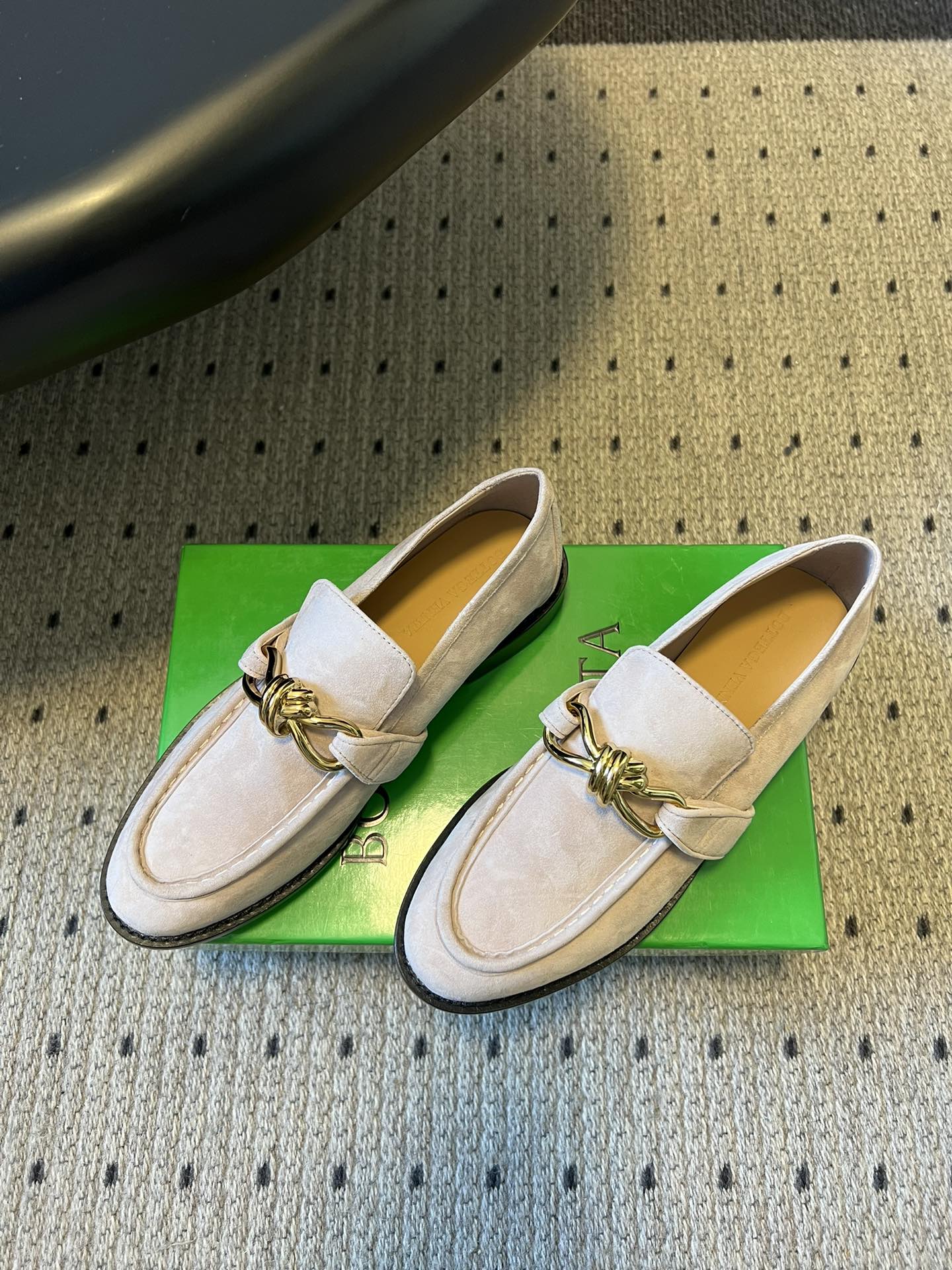 BOTTEGA VENETA 26S LOAFERS IN LIGHT BEIGE SUEDE WITH GOLD HARDWARE