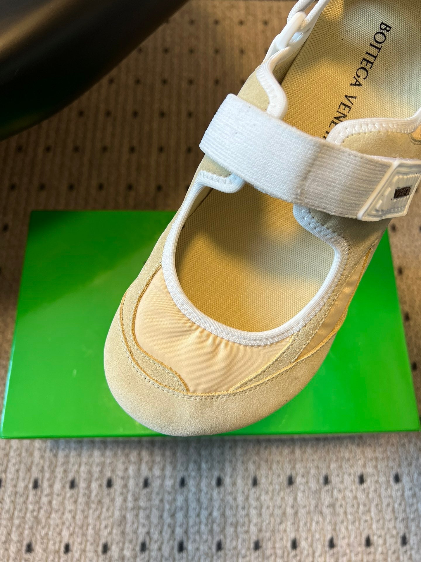 BOTTEGA VENETA 26S MARY JANE SNEAKER IN BEIGE SUEDE AND FABRIC