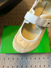 BOTTEGA VENETA 26S MARY JANE SNEAKER IN BEIGE SUEDE AND FABRIC