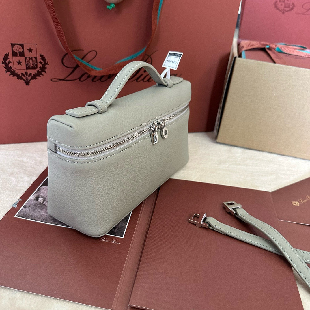 LP Extra Pocket L19 Grained Calfskin Light Blue Belle