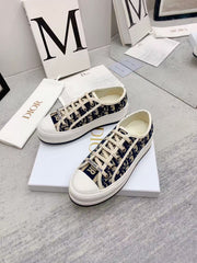 WALKN 45 BEIGE BLUE OBLIQUE EMBROI-DERY CANVAS