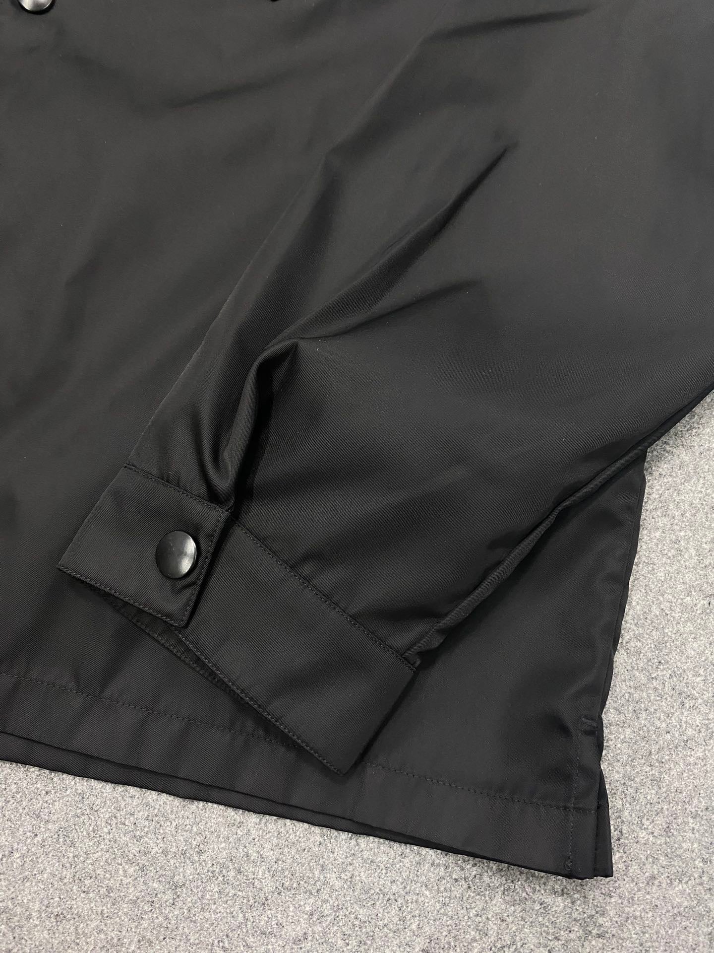 PRA SHIRT IN BLACK RE-NYLON TRIANGLE LOGO